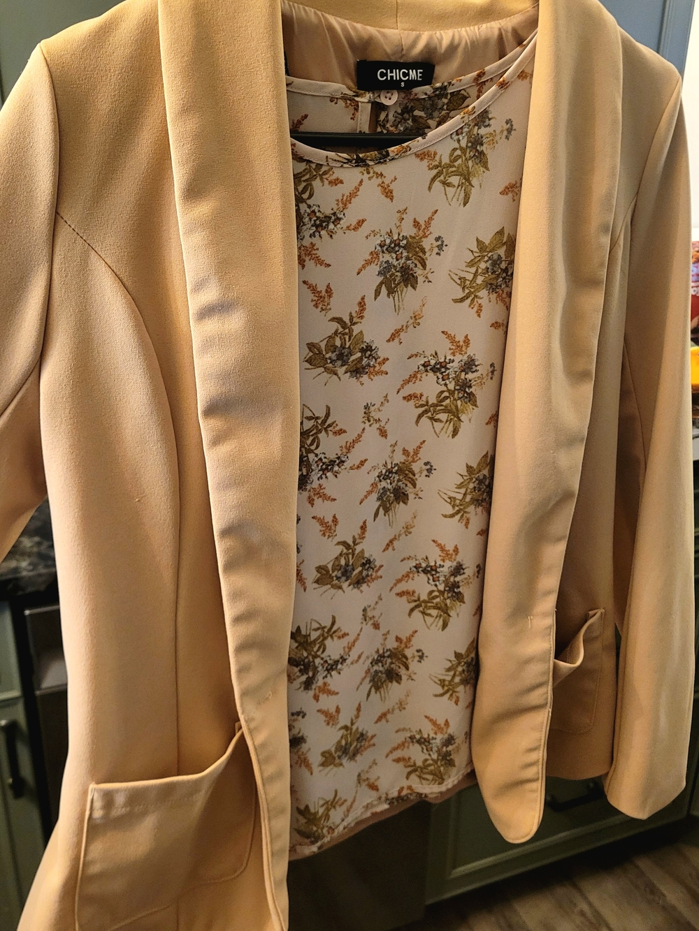 chic Women's Cream Blazer Jacket